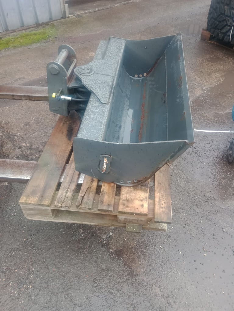 Radlinger hydraulic tilting bucket 