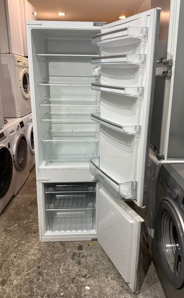 Siemens Fridge Freezer With Free Delivery N Warranty 