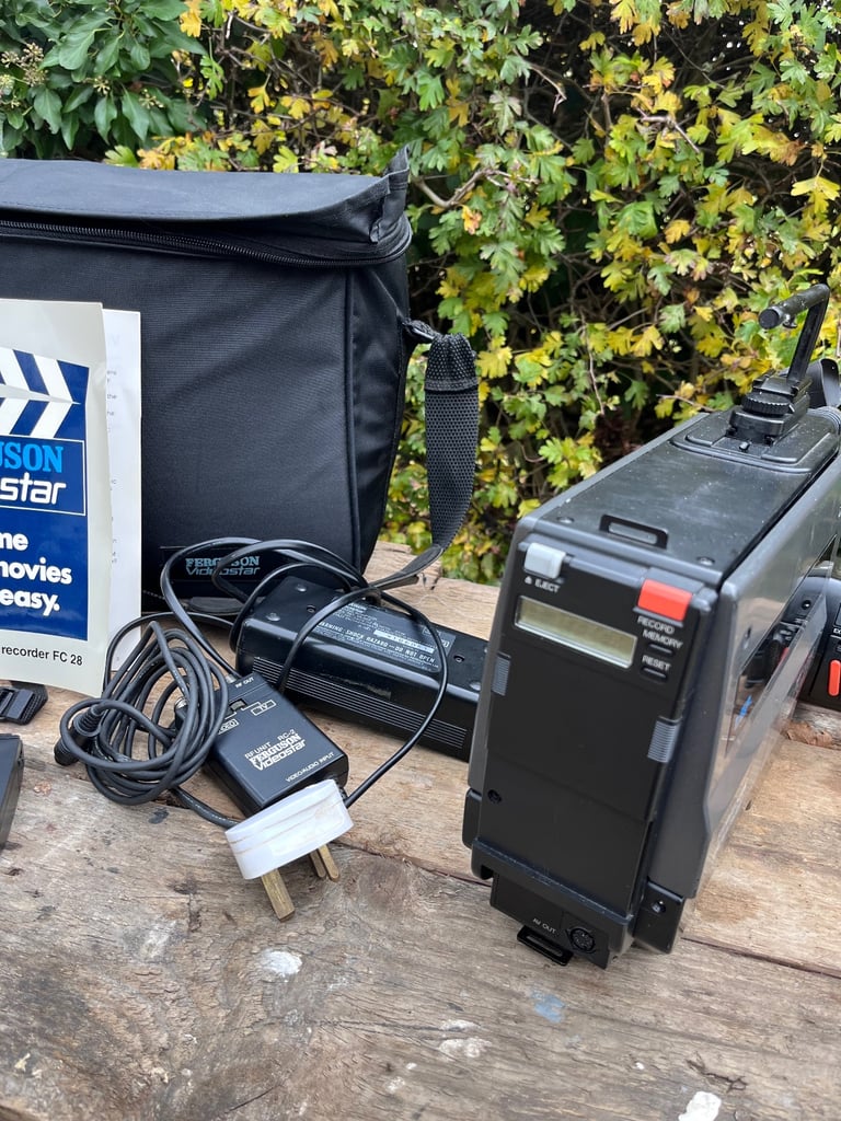 Ferguson Videostar FC28 Camcorder VHS L With Case 3 batteries & charger 