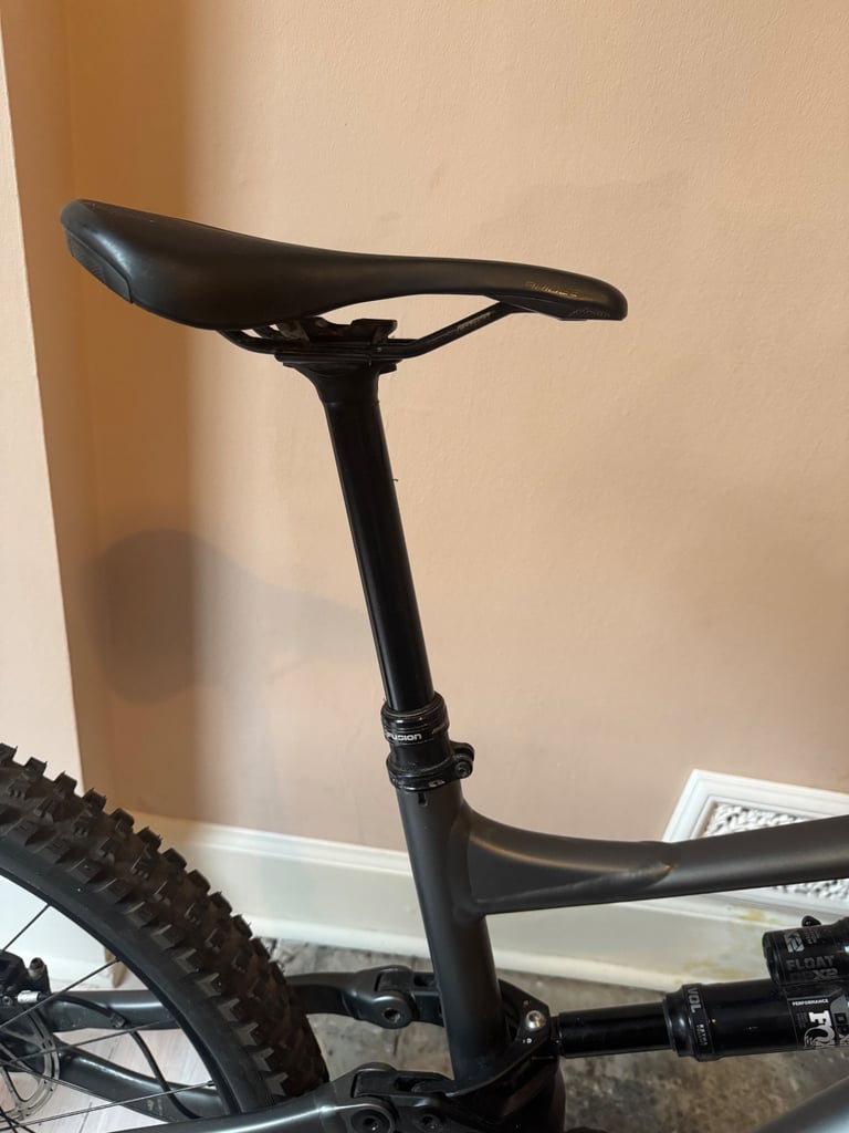 Specialized Status 160 Mountain Bike & Accessories 