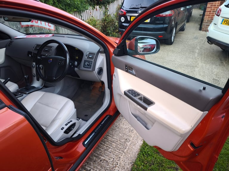 2011 Volvo V50 DRIVe [115] SE Lux 5dr ESTATE Diesel Manual - Image 8