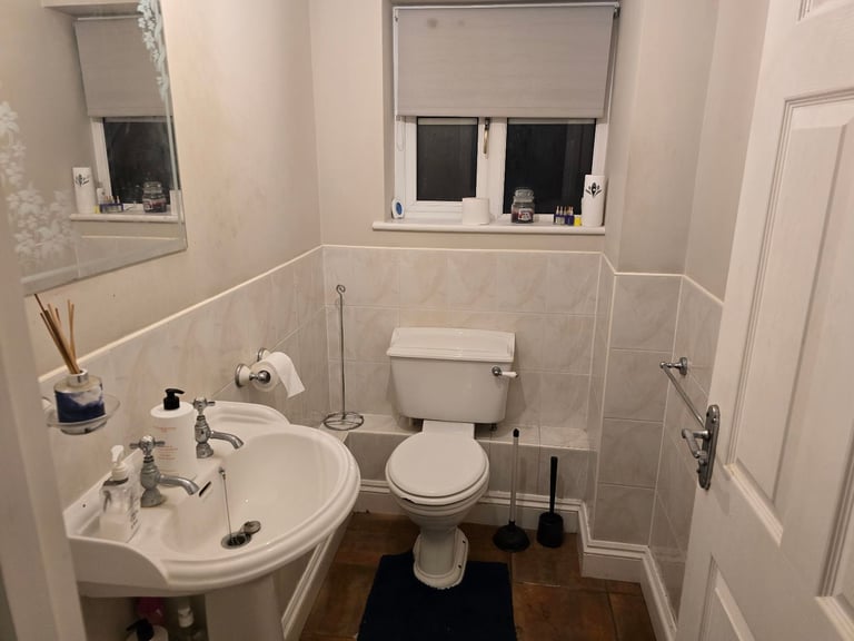 Lovely Room & Flat to rent Highworth Swindon