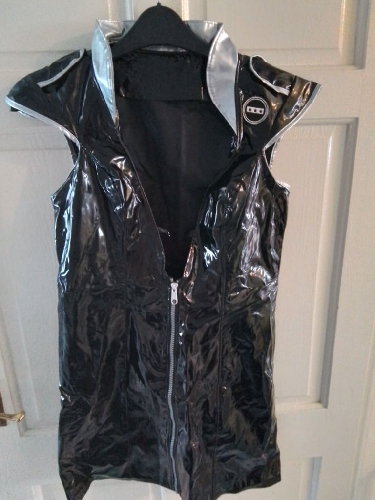 Ladies Sexy Black PVC Halloween Police Zip Up Dress, Cap, Walkie Talkies & Lazor. Size small 16.
