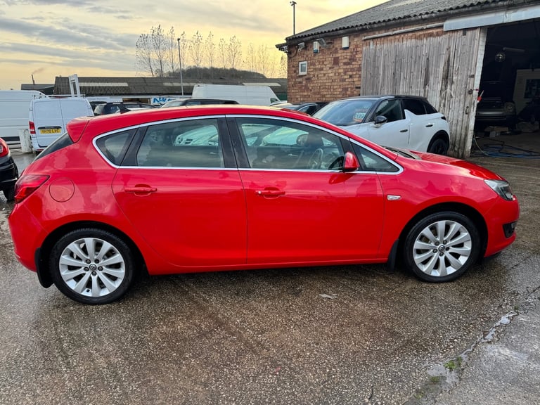 2013 Vauxhall Astra 1.6i 16V Tech Line 5dr Auto HATCHBACK Petrol Automatic