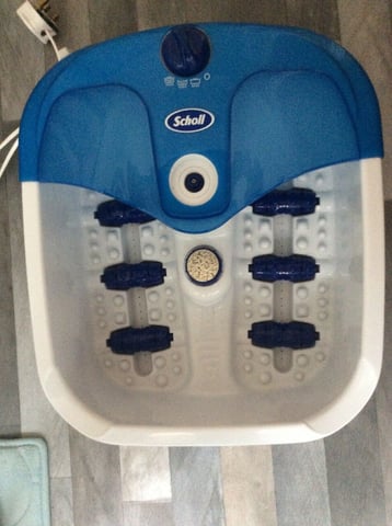 SCHOLL Deluxe Water Whirl With Pedicure Centre And Palm Grip