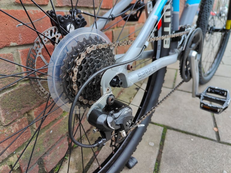 SERVICED (6107) 27.5" SARACEN TUFFTRAX 24-speed Aluminium Mountain BIKE Disc Brakes BICYCLE Size S/M