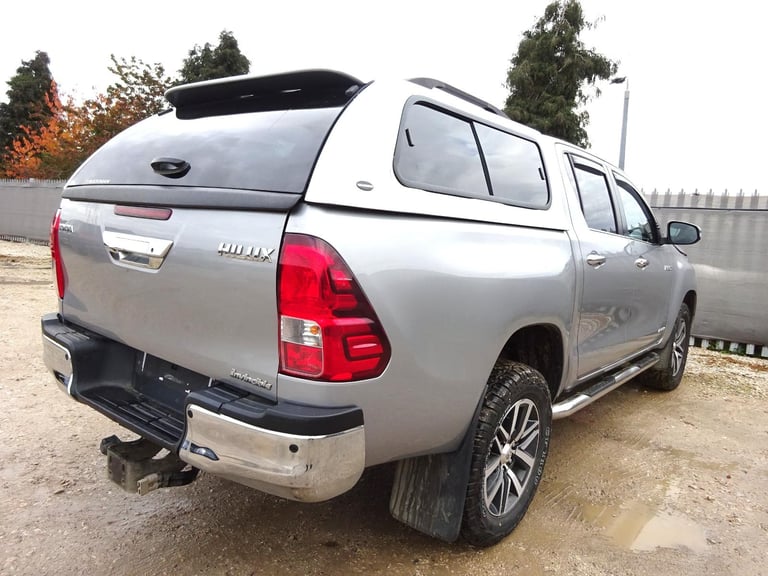 2016 66 REG TOYOTA HILUX INVINCIBLE D-4D 4WD DIESEL AUTO DAMAGED SALVAGE