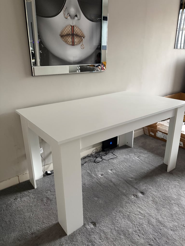 Dining room table
