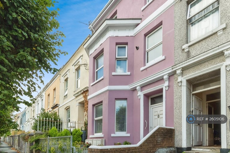 1 bedroom flat in Victoria Place, Plymouth, PL2 (1 bed) (#2605106)