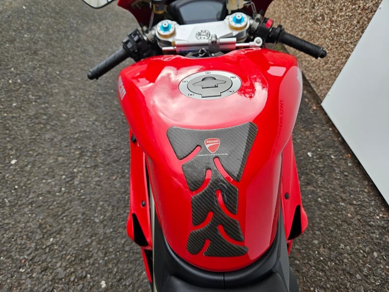 Ducati 1198s perfect example 