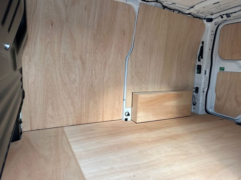  Volkswagen Transporter Panel Van 2.0 Tdi T28 Commerce Plus Panel Van 5dr