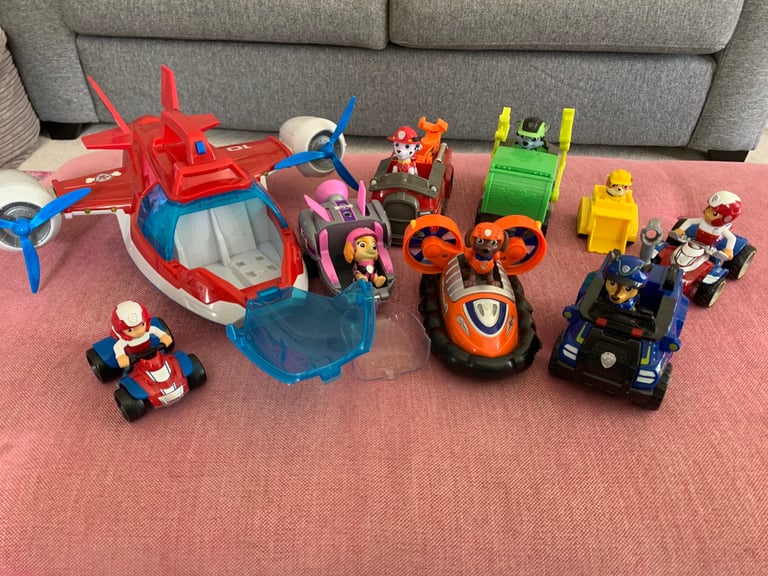 Paw Patrol vehicles and characters