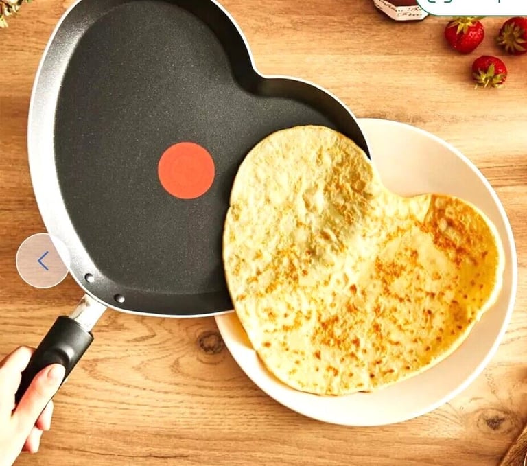 Brand New Tefal Heart Shaped Titanium Non Stick Crepe Pan