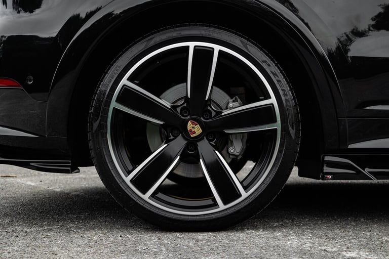 2023 Porsche Cayenne 3.0 V6 E-Hybrid 17.9kWh Platinum Edition TiptronicS 4WD Euro 6 (s/s) 5dr (3 ...