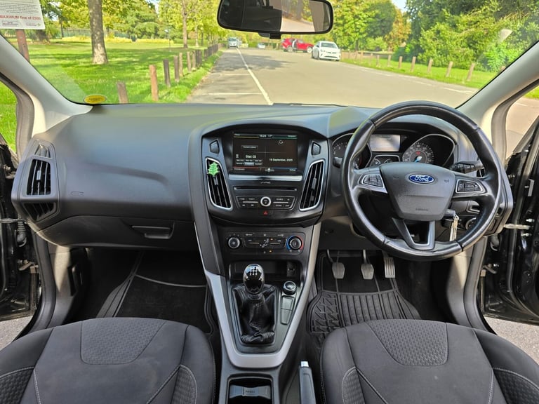 2016 Ford Focus 1.0 Manual Zetec EcoBoost 61000 Miles. NAV . PX OK. Petrol 5dr hatchback. HATCHBA...