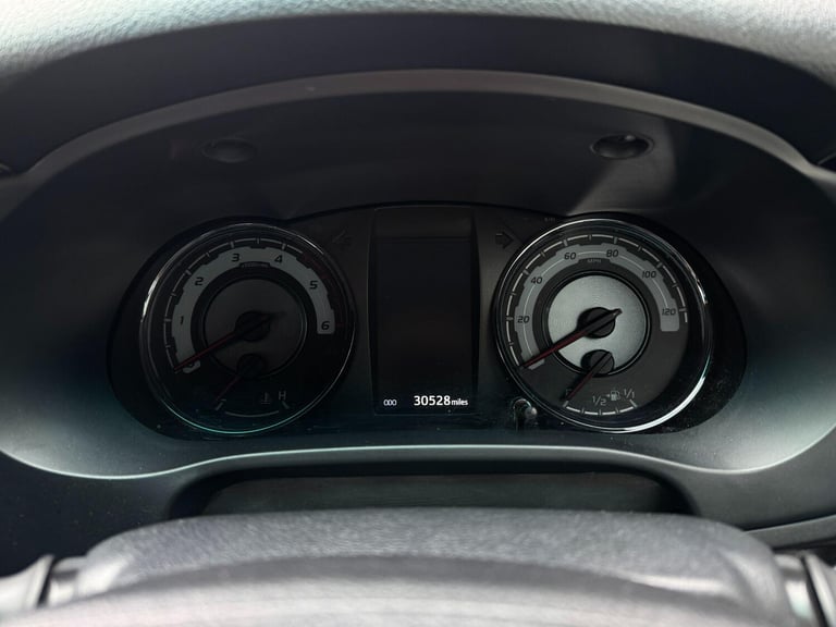 2020 Toyota Hilux 2.4 D-4D Invincible X Auto 4WD Euro 6 (s/s) 4dr (TSS) PICK UP Diesel Automatic