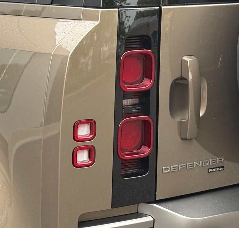 2022 Land Rover Defender 110 2.0 P400e 15.4kWh X-Dynamic HSE SUV 5dr Petrol Plug-in Hybrid Auto 4...