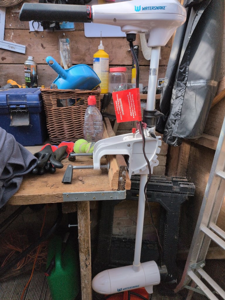 Electric outboard motor 