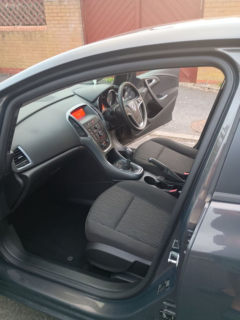 Vauxhall, ASTRA, Hatchback, 2014, Manual, 1598 (cc), 5 doors