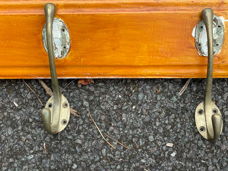 Victorian Coat Hook Wall Rack With 6 Antique Brass Hooks 
