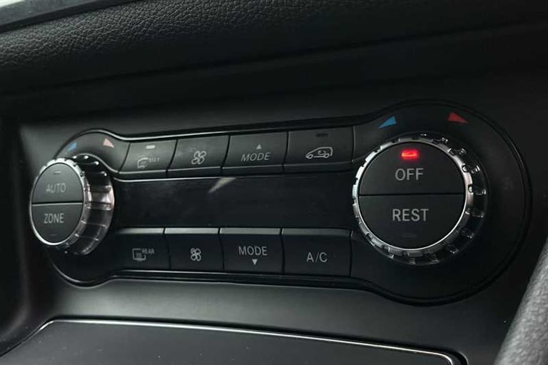 2017 Mercedes-Benz GLA 1.6 GLA200 Sport SUV 5dr Petrol 7G-DCT Euro 6 (s/s) (156 ps) SUV Petrol Au...