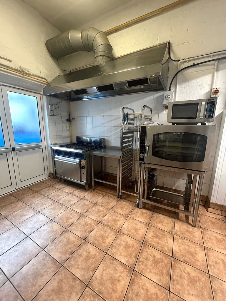 COMMERCIAL KITCHEN TO RENT PER DAY IN ACTON, LONDON, EALING, KENSINGTON, NOTTING HILL