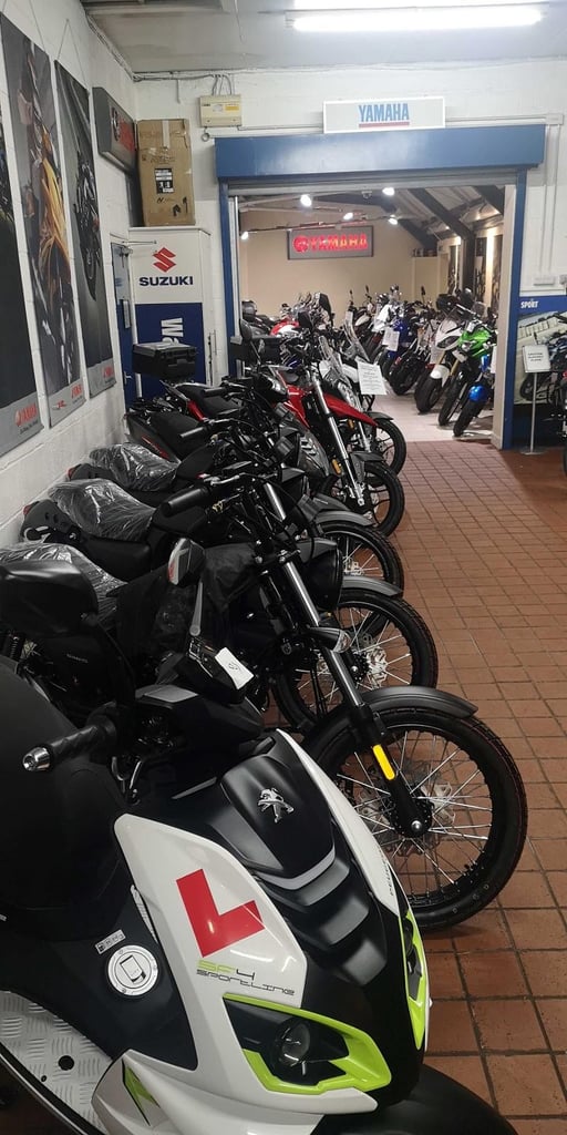 Triumph Street Triple 675-R 61-REG ONLY 411 DRY MILES WITH EXTRAS £5399.OTR