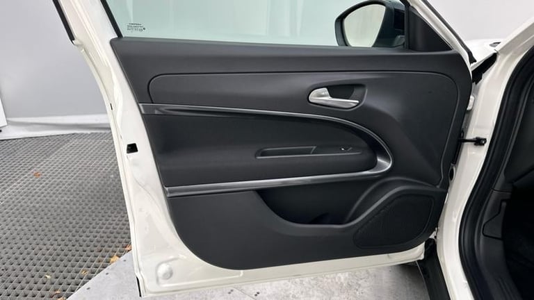 2025 Fiat 600 1.2 MHEV SUV 5dr Petrol Hybrid e-DCT Euro 6 (s/s) (100 ps) Automatic Hatchback Hybr...