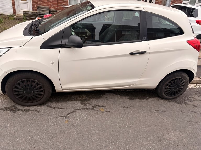 Ford, KA, Hatchback, 2012, Manual, 1242 (cc), 3 doors