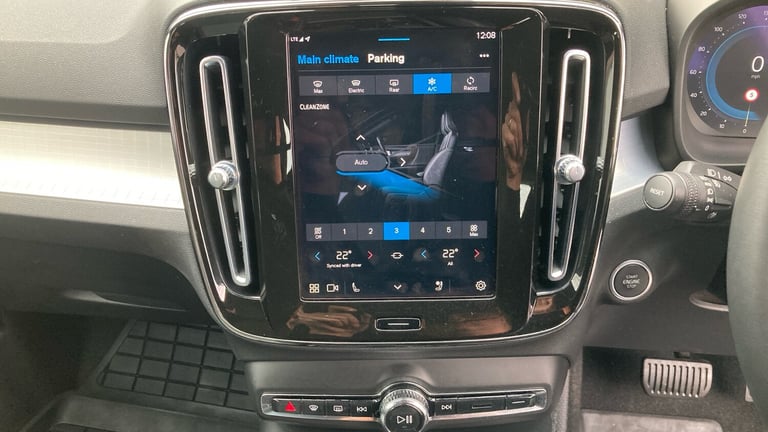 2022 Volvo XC40 2.0 B4P Plus Dark 5dr AWD Auto Petrol Estate Estate Petrol Automatic