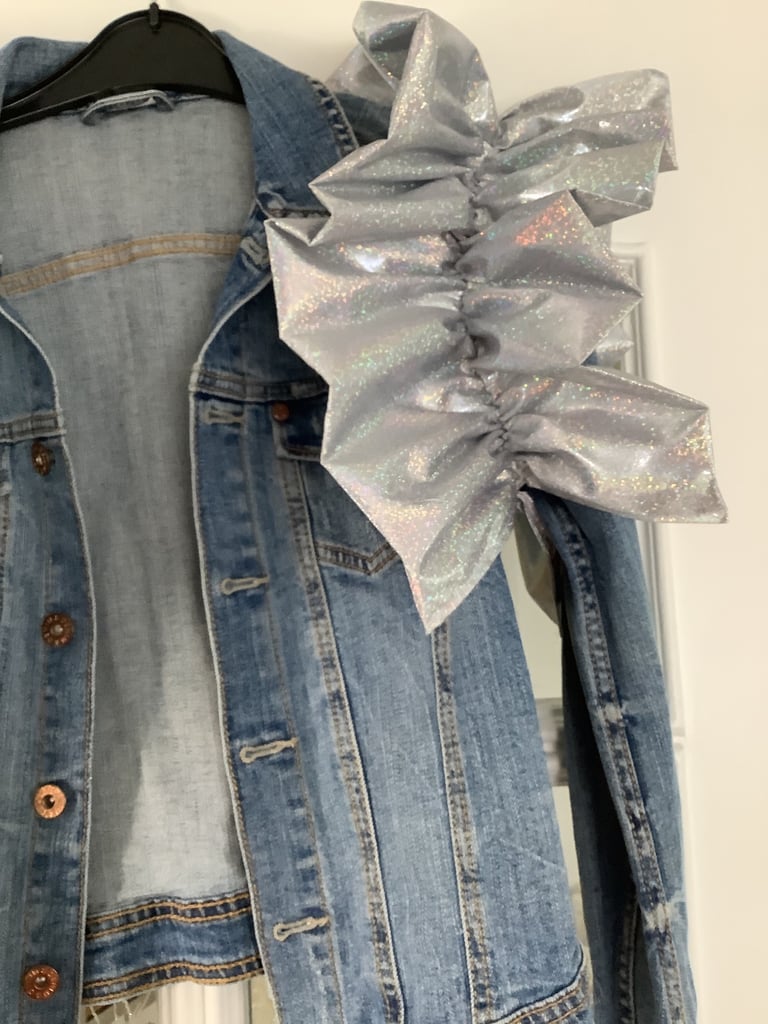 LADIES DENIM JACKET  HOLLOGRAM FRILL ROUND SLEEVES