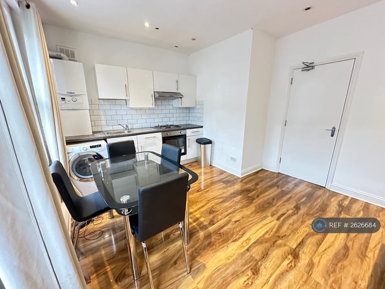 image for 4 bedroom flat in Flaxman Rd, Brixton.Camberwell Elephant And Castle,Herne Hi (4 bed) (#2626684)