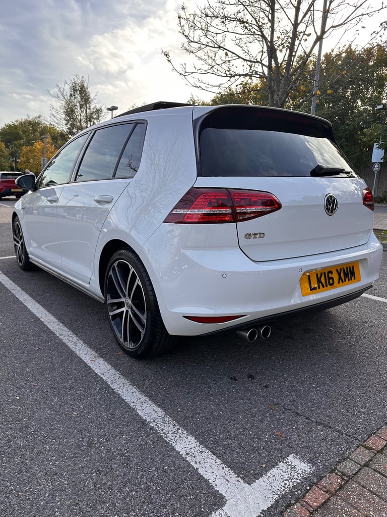 Volkswagen, GOLF, Hatchback, 2016, Semi-Auto, 1968 (cc), 5 doors