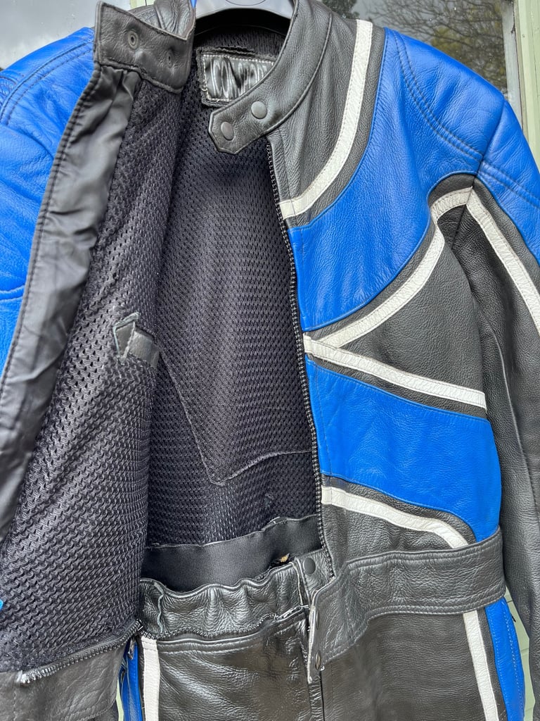 Icon Sport Leather Motor Cycle two piece Suit Men’s Size L  Very Good Condition