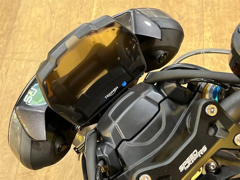 2025 Triumph Speed Triple 1200 RS PREMIUM COLOUR Petrol red 6 Speed