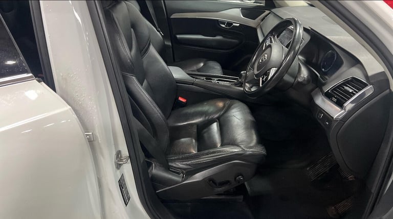 2015 Volvo XC90 2.0 D5 Momentum 5dr AWD Geartronic ESTATE DIESEL Automatic