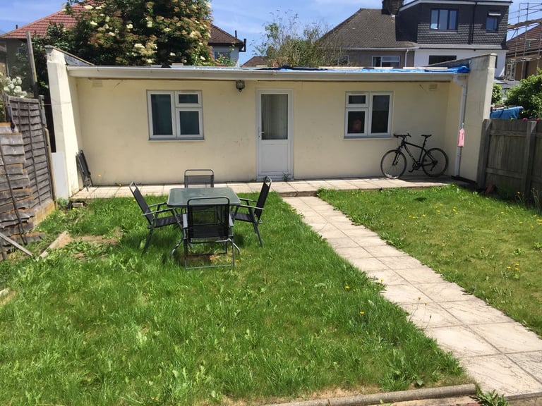 🌈Super Opportunity🌿5 Minutes Walk to Preston Road Station + Garden Access!