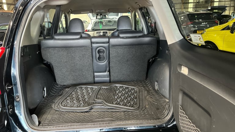2011 Toyota RAV4 2.2 D-CAT XT-R 5dr Auto ESTATE Diesel Automatic