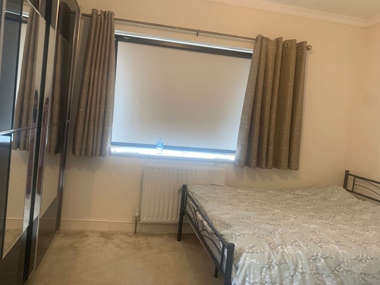 Spacious and Cosy Double Room for Rent in - IG2 7DL