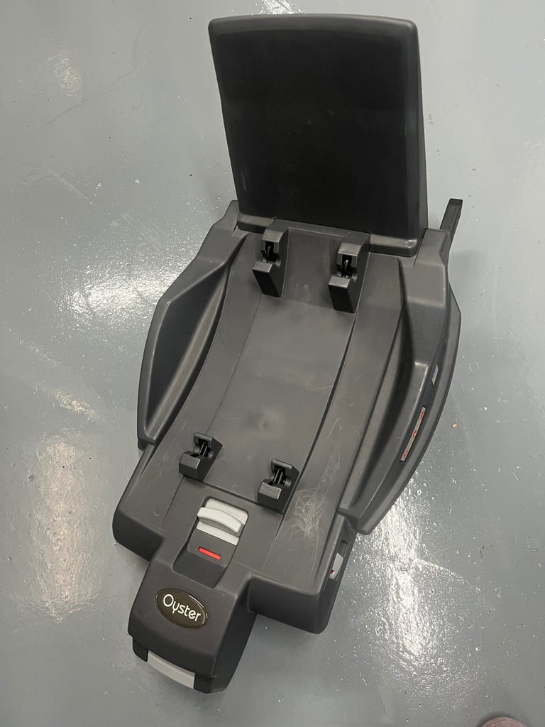 Babystyle oyster 3 capsule isofix base x 2 
