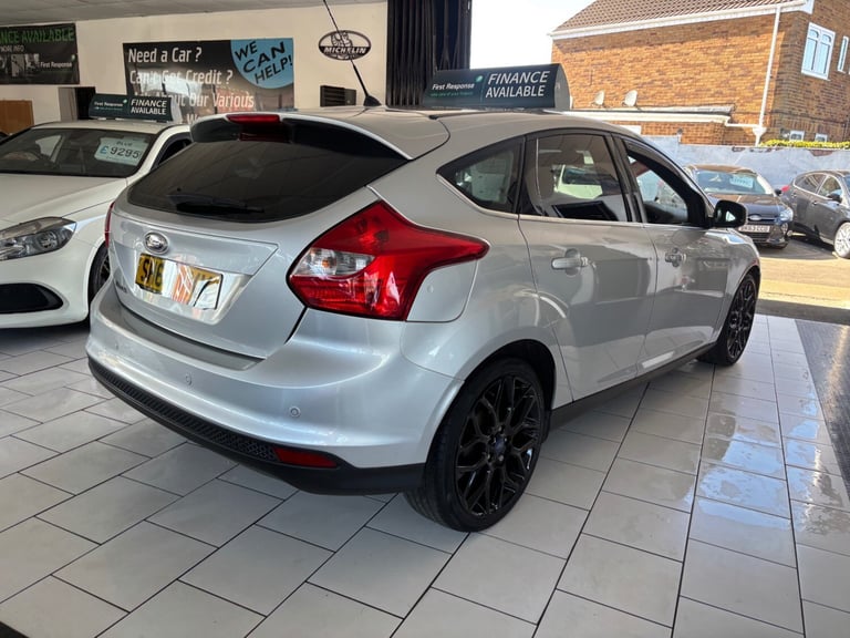 2014 Ford Focus 1.6 TDCi 115 Titanium Navigator 5dr HATCHBACK Diesel Manual