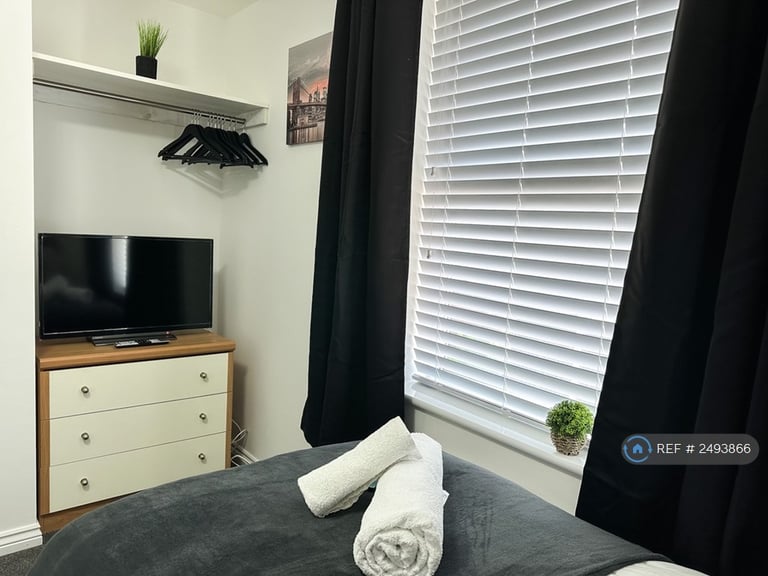 2 bedroom flat in Conyger Close, Great Oakley, Corby, NN18 (2 bed) (#2493866)