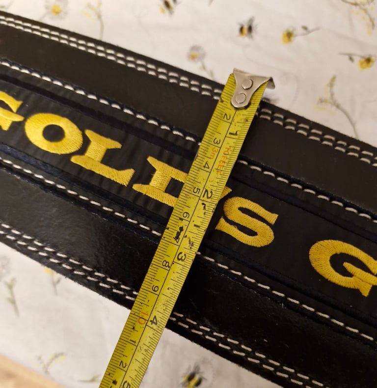 Genuine XL Gold's gym weightlifting belt 