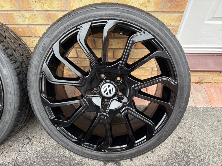 VW 20” alloys wheels