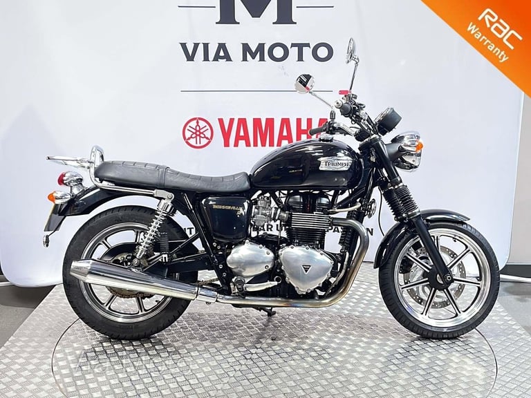 TRIUMPH BONNEVILLE 865 - 2011 - 1900 miles
