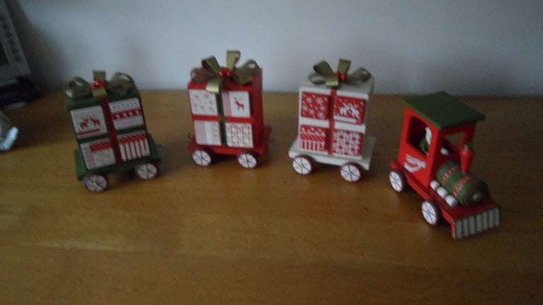 Buy early for Xmas! Wooden advent train with 3 interlocking carriages