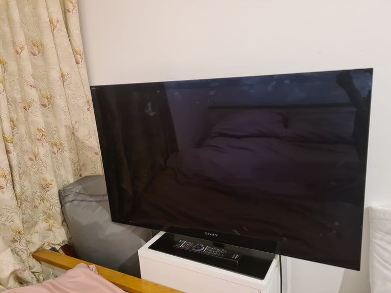 40” Sony Bravia KDL-40NX713 3D full HD Digital LCD TV