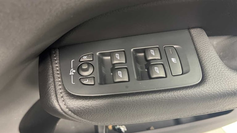 2019 Volvo XC60 D4 Momentum Pro Automatic SUV Diesel Automatic