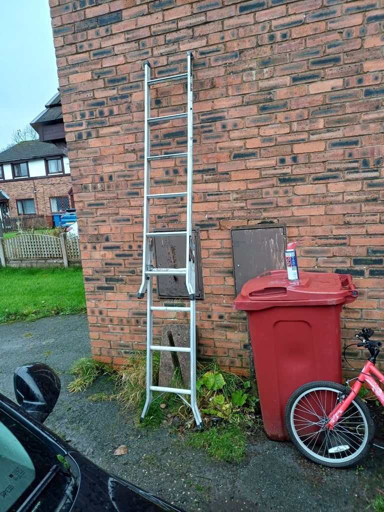 ABRU 3 WAY ALUMINIUM STEP LADDER £30 NO OFFERS DARWEN BB3 0DU 