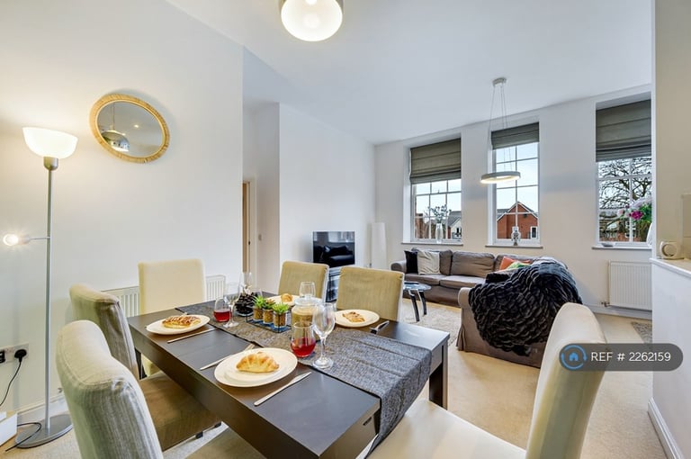 2 bedroom flat in Didsbury Gate, Manchester, M20 (2 bed) (#2262159)